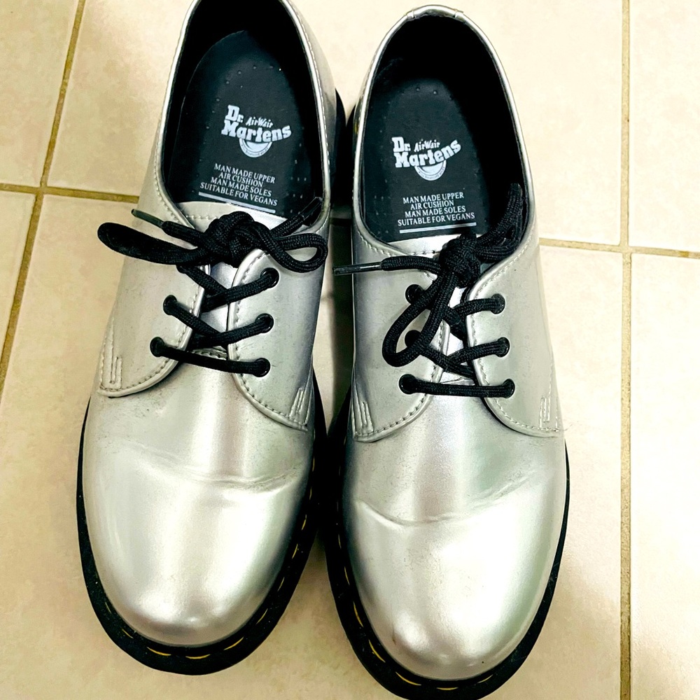 Dr. Martens Oxfords Women 9